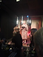 Jyryn naisosaston puheenjohtaja Outi Havia toivotti vieraat tervetulleiksi.